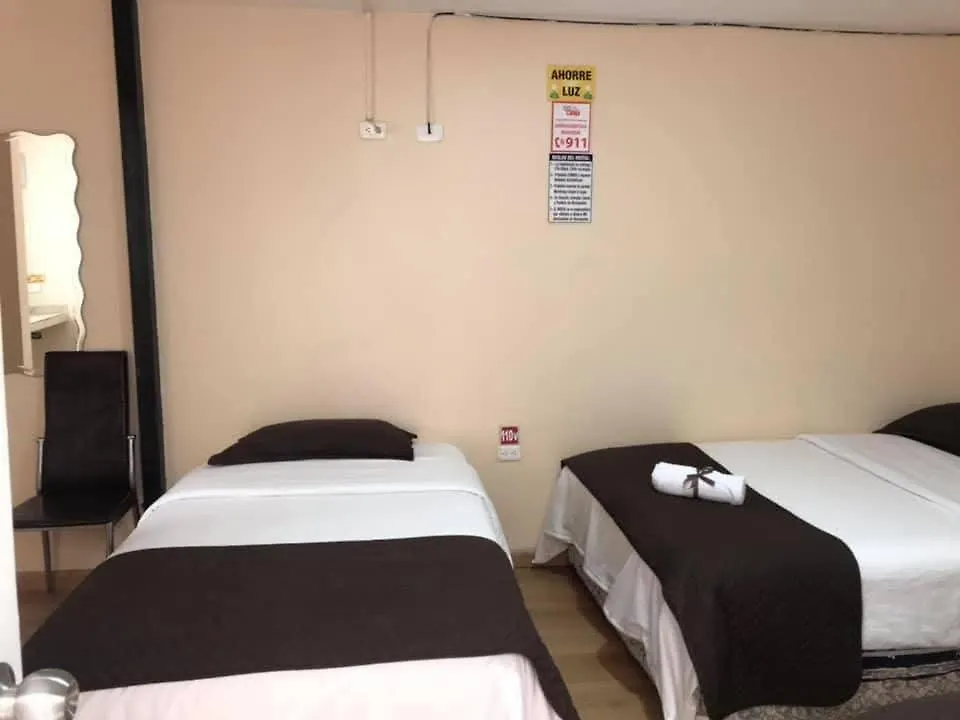 Hostal Casa Luz Pinto Quito Ecuador
